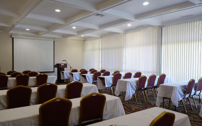 Ramada by Wyndham Sacramento