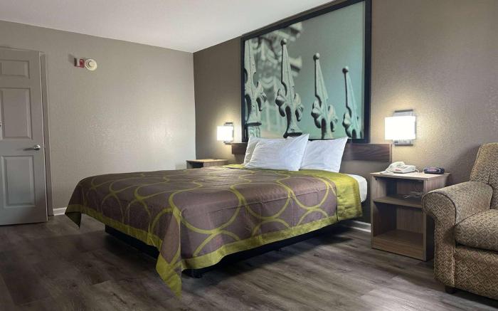 Super 8 By Wyndham Monroe