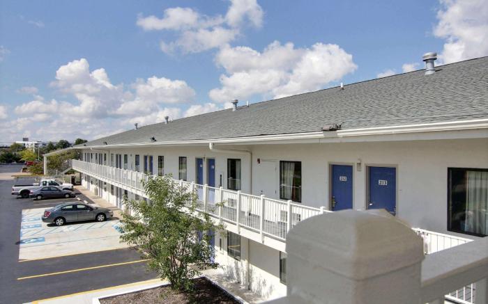 Motel 6 Middleburg Heights, OH - Cleveland