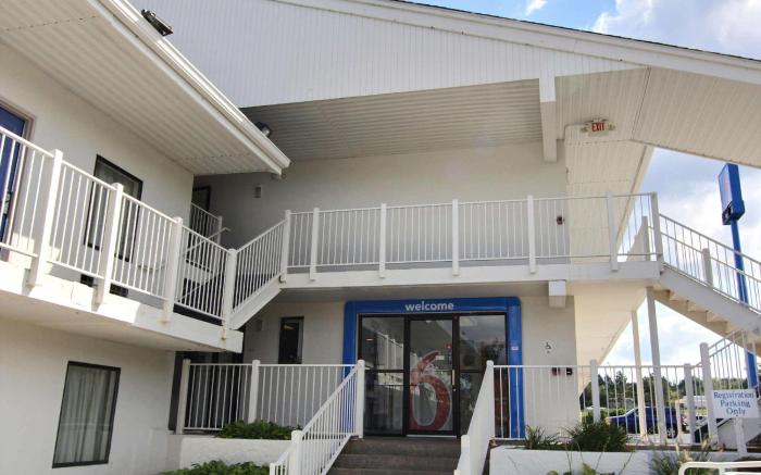 Motel 6 Middleburg Heights, OH - Cleveland