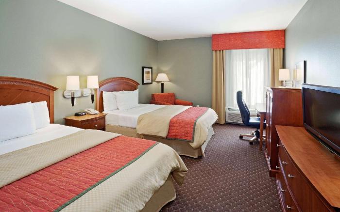 La Quinta Inn & Suites by Wyndham Olathe