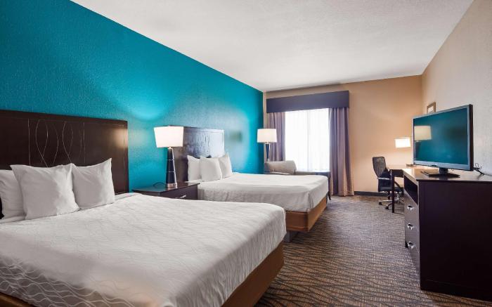 Best Western Plus Hiawatha Hotel