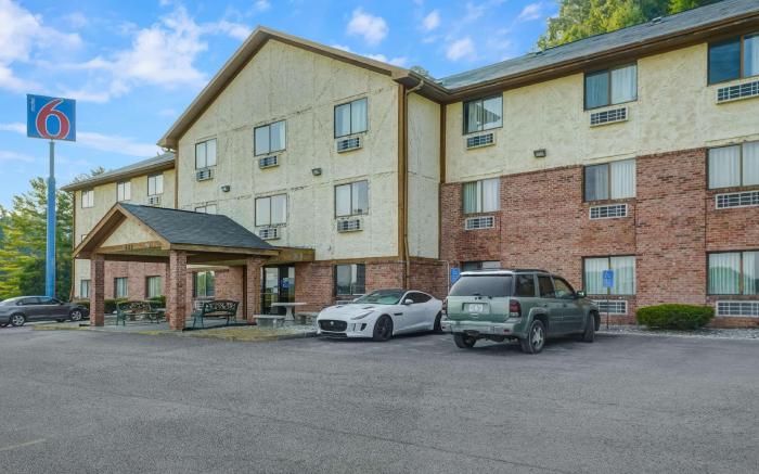 Motel 6 Morehead, KY