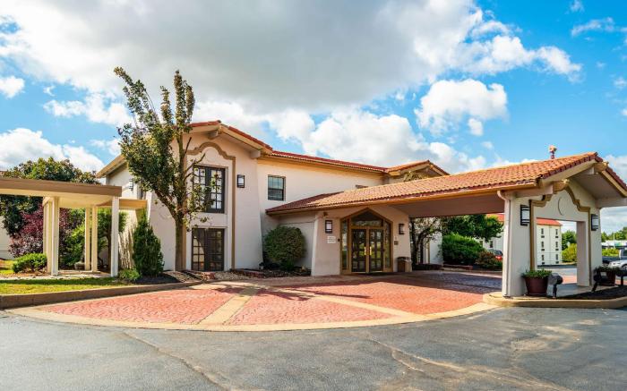 Motel 6 Hazelwood, MO