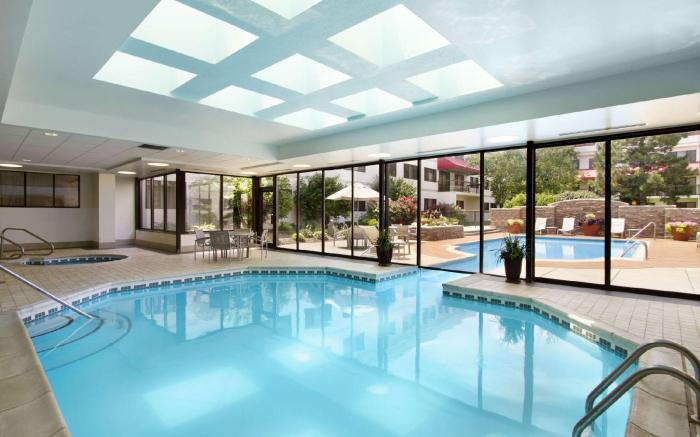 Embassy Suites by Hilton Detroit Metro Airport