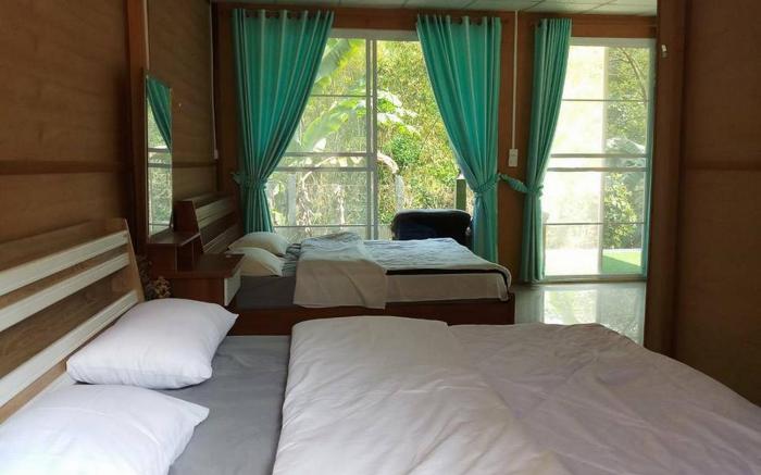 Hill Tribe Art House...Lahu & Akha Homestay