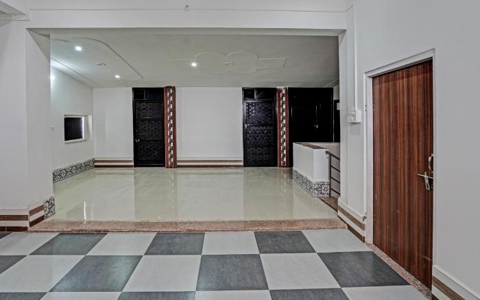 Hotel O Kmps Palace