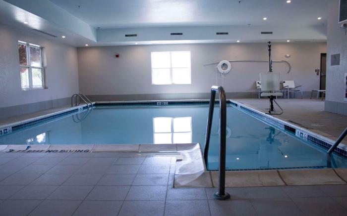 Country Inn & Suites by Radisson, Carlisle, PA