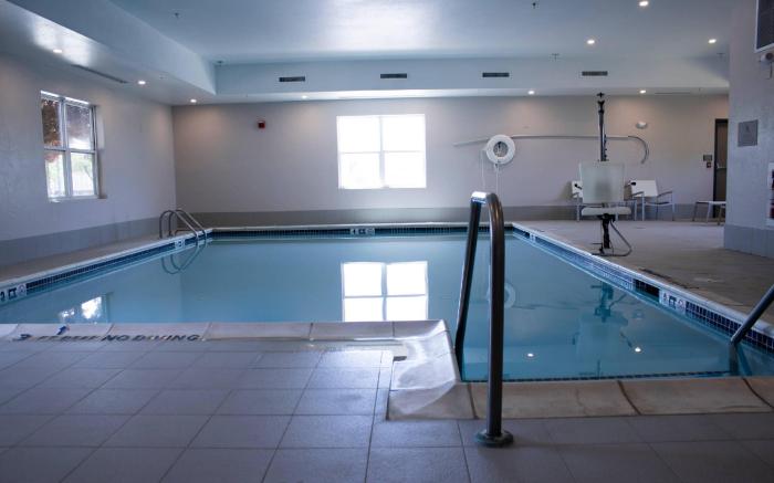 Country Inn & Suites by Radisson, Carlisle, PA