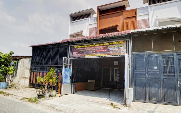 OYO 92826 Penginapan Syariah Faster Inn