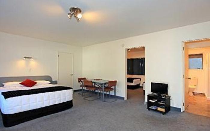 Kapiti Lindale Motel & Conference Centre