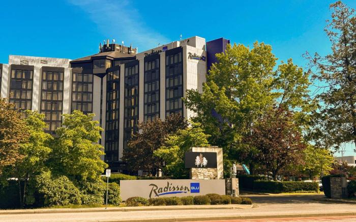 Radisson Blu Vancouver Airport Hotel & Marina