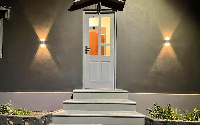 Uptown Cottage- Combined Room- The Mall