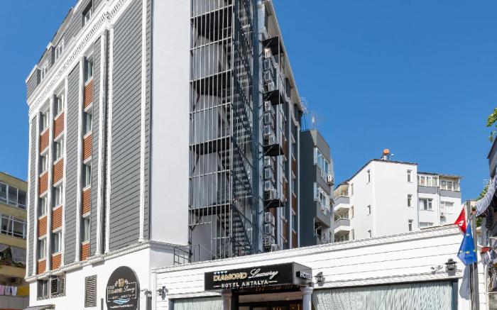DIAMOND luxury HOTEL