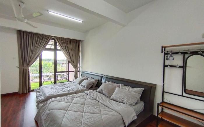 No 70 Sunlight Homestay 4R3B - (24 Pax, Karaoke)