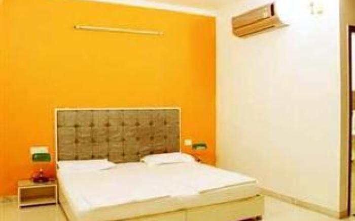 Silver Leaf Noida Hotel