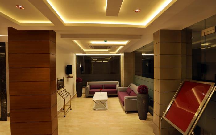 Iswarya Residency