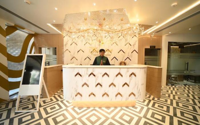 Hotel Gold In Leaf