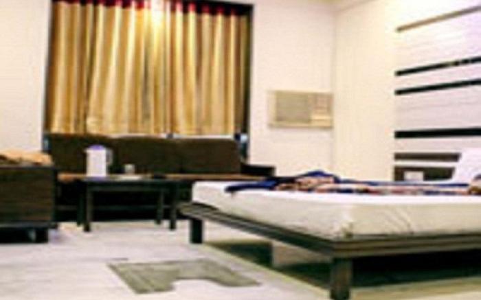 Hotel Ambaji International