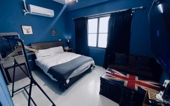 l墾丁戀戀時光包棟旅宿l四臥室十二人包棟/ktv/電動麻將/烤肉/德州撲克/步行轉運站三分鐘