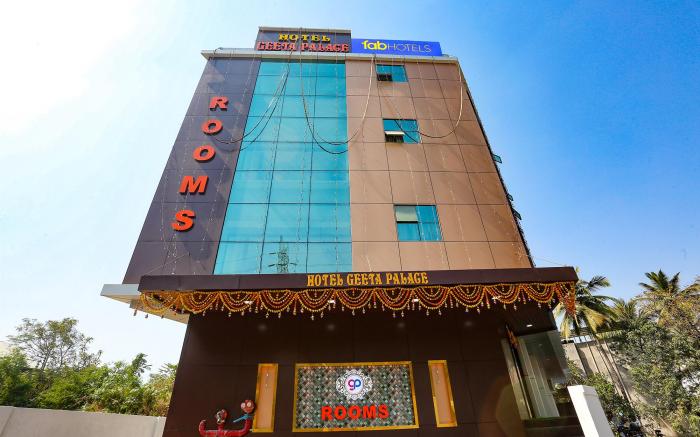 FabExpress Geeta Palace - D Y Patil Sports Stadium