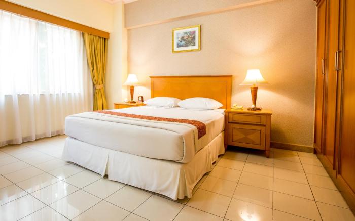  Asuka Hotel MM2100 Industrial Town