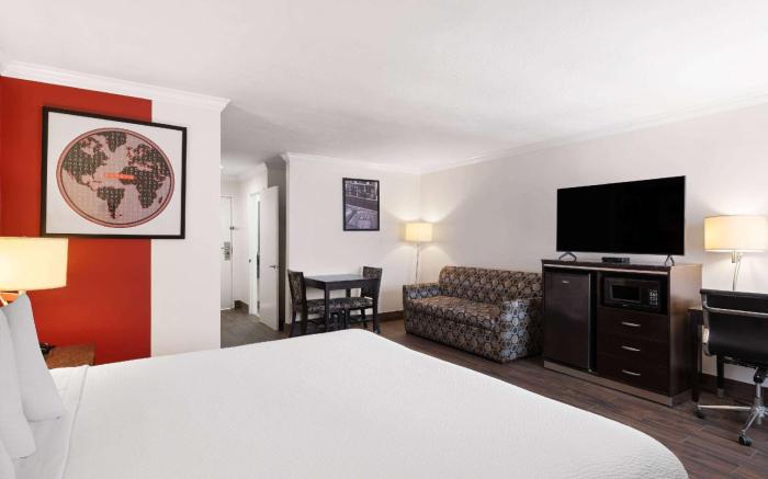 Ramada by Wyndham San Diego Poway Miramar
