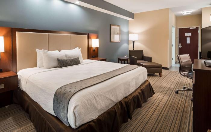 Best Western Plus Boardman Inn & Suites