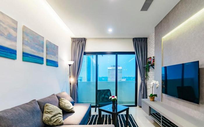 A Stylish & Cozy Suite at Suasana JB 03