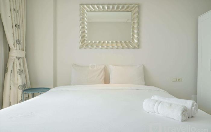 Homey & Comfort Stay 2BR Bellezza Apt By Travelio