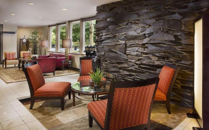 Red Lion Inn and Suites Olympia Governor Hotel