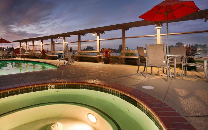 Best Western Plus Bayside Hotel