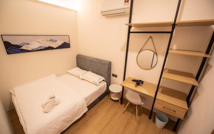 DeLuma-LebuhAcheh Bedroom-QueenBed (2pax) 307