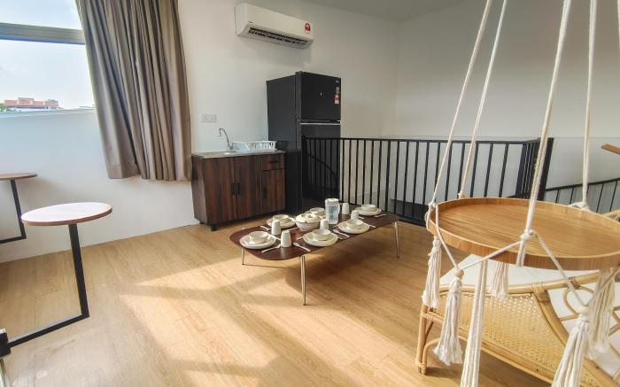 DeLuma-LebuhAcheh Bedroom-QueenBed (2pax) 307