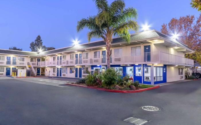 Motel 6 Hayward, CA – Silicon Valley Gateway