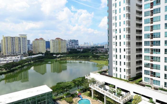 Above Mall near to Twin Tower [6-8person] 3Bedroom