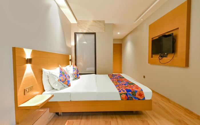 FabHotel Penthouse - A K Dev Road