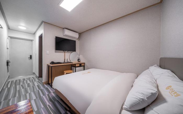 Myeongdong Peanut Hotel