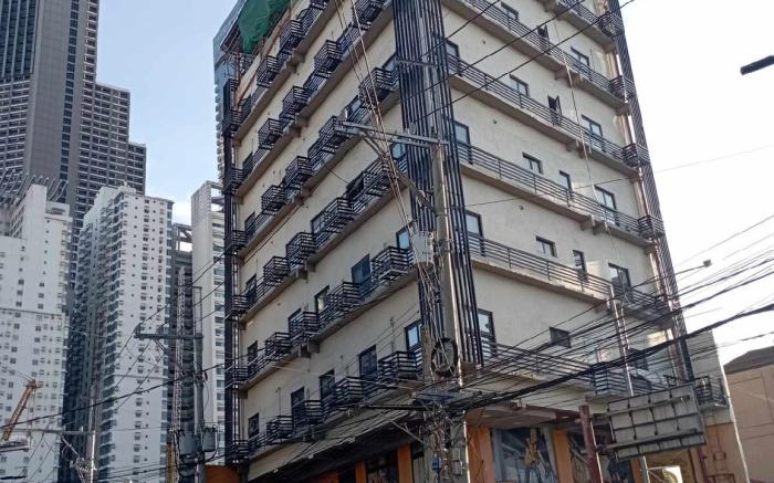 St. Marvin Studio M209