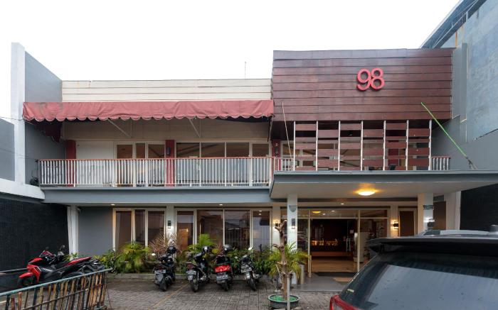 RedDoorz @ Kutisari Surabaya