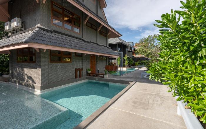 Phrip Phri Luxury Pool Villas