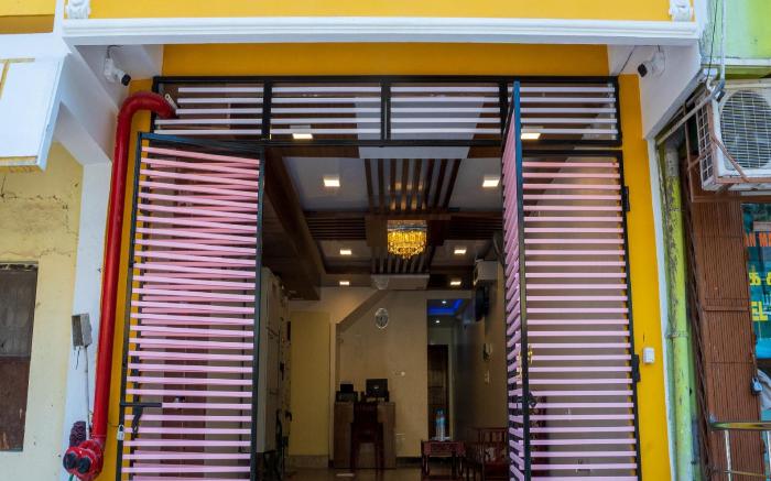 Le Suresh Residency