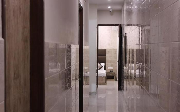 Goroomgo Shree Krishna Hotels Amritsar