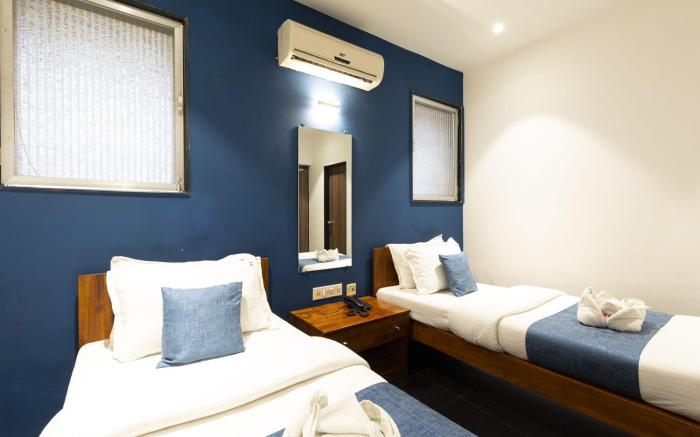 Hotel QDeck Rooms - At Vile Parle Railway Station West