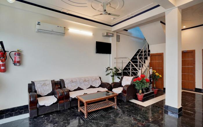 Collection O Trihans Mantion Hotel