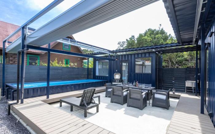 Awaji Private Villa for 6P w/ BBQ, Pool & Sauna