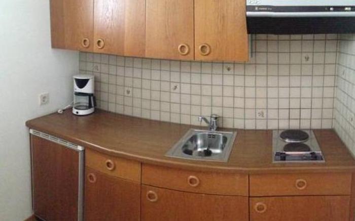 Presulis Hideaway Apartments & Restaurant