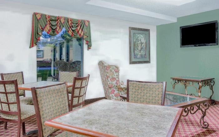 Gray Inn and Suites