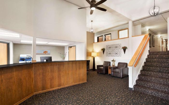 Super 8 By Wyndham Lincoln North
