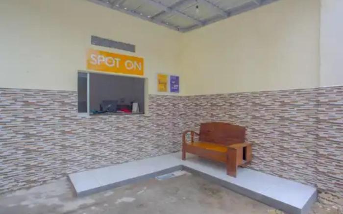 Penginapan Kurnia Sluke